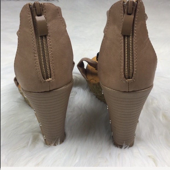 Spring Step Wedges size 9 - Picture 4 of 7